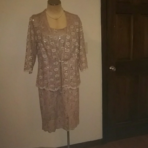 R&M RICHARDS - Picture 1 of 4